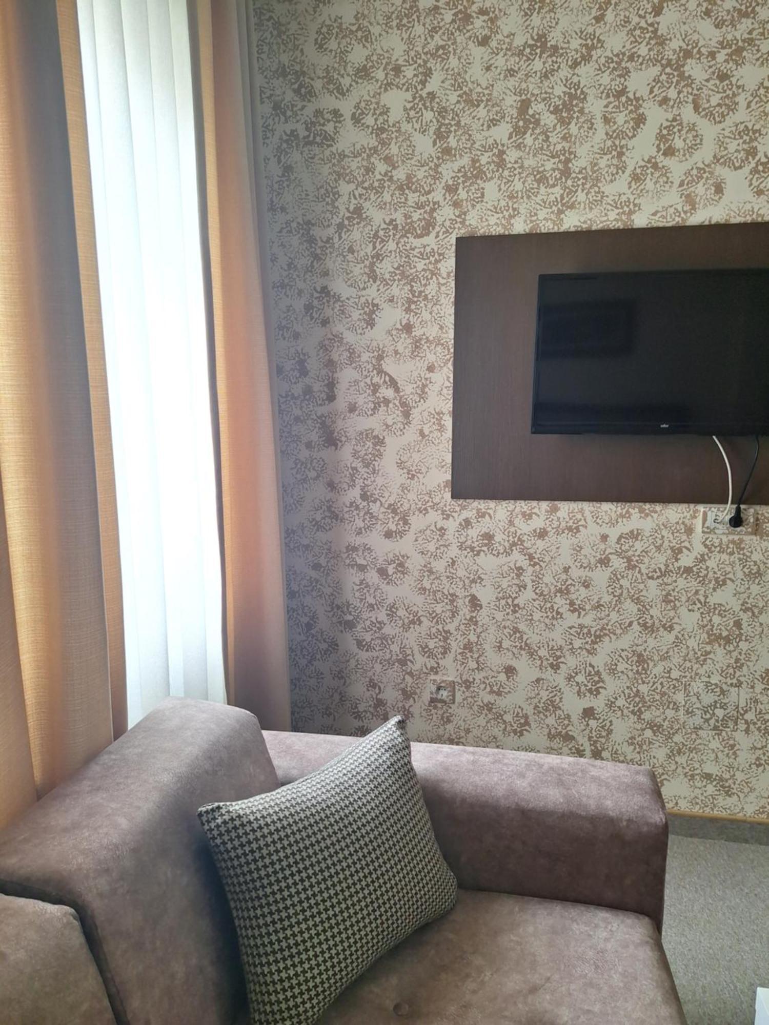 Garni Hotel Ema Kragujevac Exterior foto